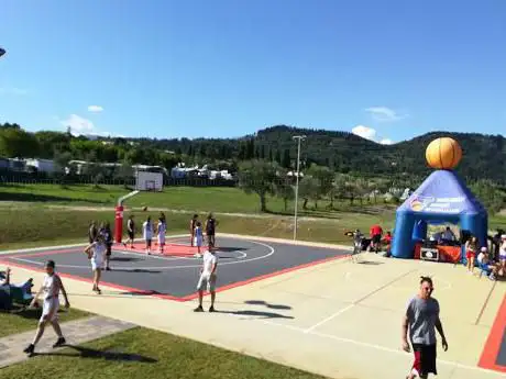 Photo de Basketball Playground