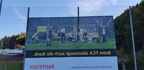 Photo de Fussballplatz LÃ¶Ã¶sch