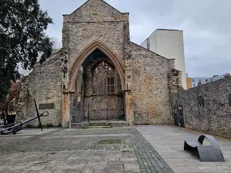 Photo de Holyrood Church