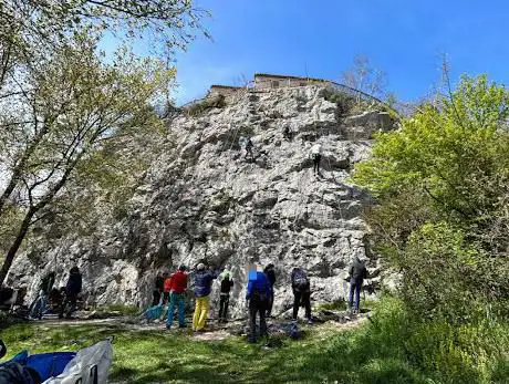 Photo de Falesia Rupe di Giunone