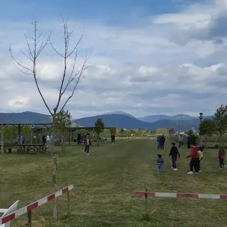 Photo de Area verde/ dogs park /sosta camper Associazione Porte Aperte