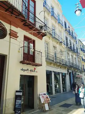 Photo de Little People gallery shop