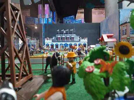 Happy Station - Playmobil Diorama