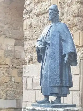 Photo de Estatua de Ibn Hazm
