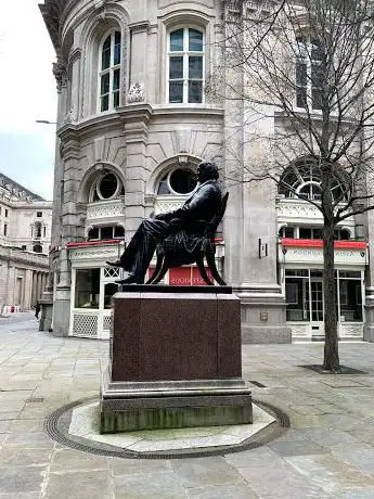 Photo de George Peabody Statue