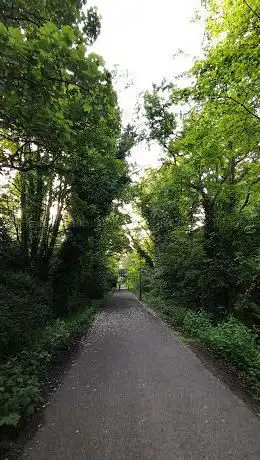 Photo de Ferry Road Path