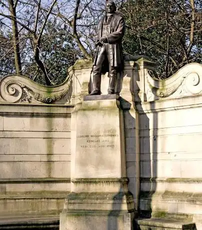 Photo de Statue of Isambard Kingdom Brunel  Victoria Embankment