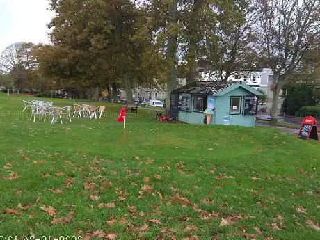 Putters on the Hoe
