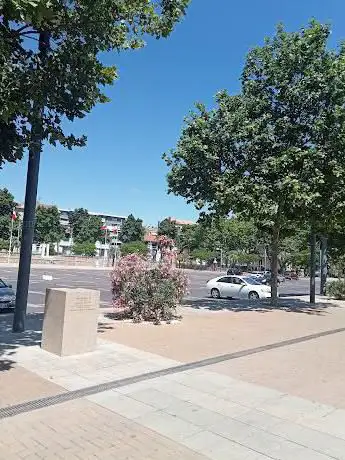 Photo de Place du Champs de Mars