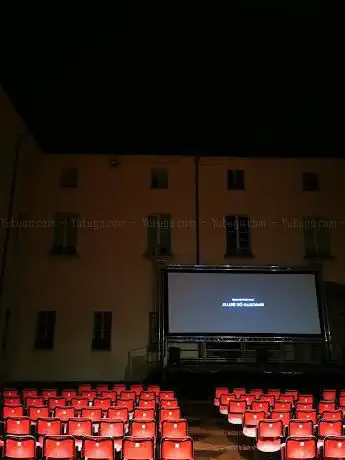 Cinema estivo nel cortile del Municipio