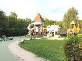 Aire de Jeux du parc de la haute île