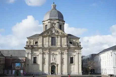 Photo de O-L-Vrouw Sint-Pieterskerk