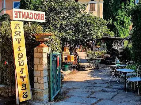 Photo de Galerie du Pontias Antiquités et brocante et restauration d'objets anciens à Nyons
