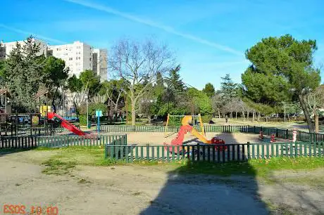 Photo de Plaza del Reloj Solar