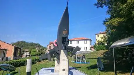 Photo de Parco di Cella con esposizione di mezzi militari