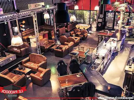 Paddock / BAR / driving simulators