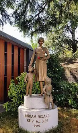 Monumento alla maternità
