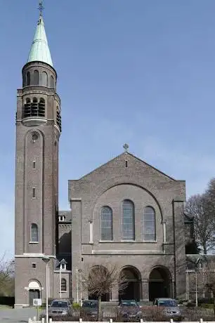 église Onze-Lieve-Vrouw-van-Lourdesbasi de Edegem