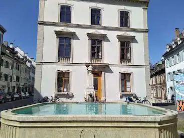 Photo de SchÃ¶neck Brunnen
