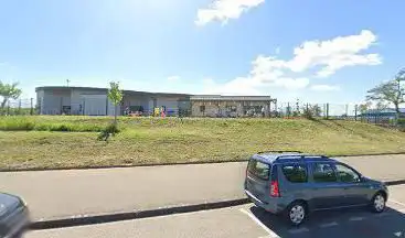TERRAIN DE FOOTBALL GAZONNE Complexe sportif descartes