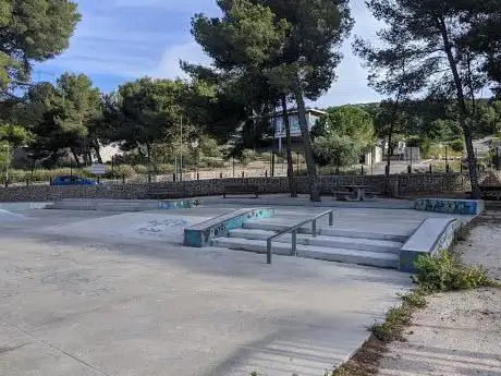 Photo de Skatepark - Ensues-La-Redonne