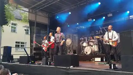 We Rock Queen