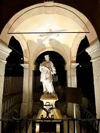 Statua San Giovanni Nepomuceno