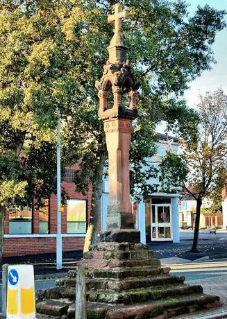 Photo de Bromborough Cross