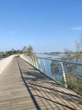 Photo de La ciclabile sospesa del Litorale