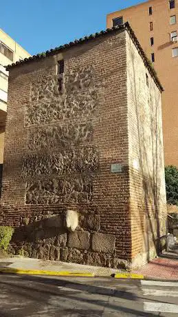 Photo de Torre del PolvorÃ­n y Cabeza del Moro