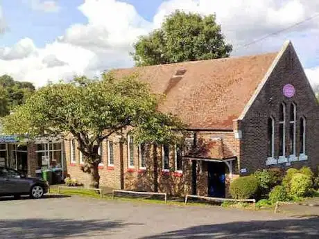 Photo de Woodmansterne Baptist Church