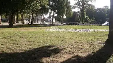 Jeux du Jard: Araignée, SkatePark , Tobogan..
