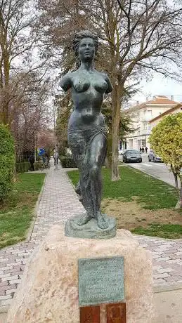 Photo de Monumento a Sara Montiel