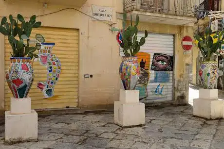 Street art percorso delle Saracinesche