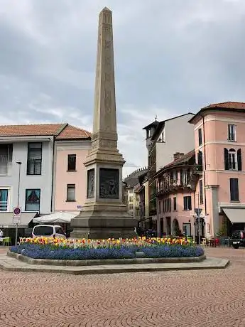Photo de Piazza indipendenza