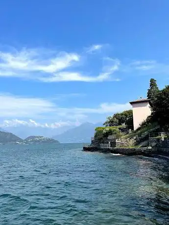 Photo de Piazza dei Platani