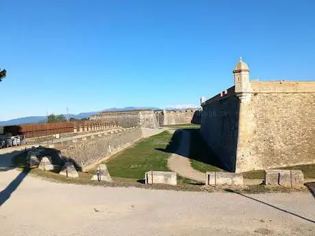 Pujada del Castell Gate