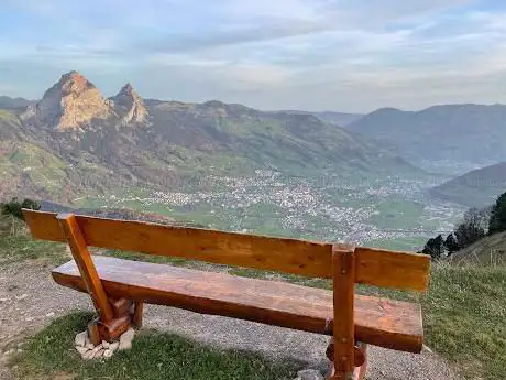 Aussichtspunkt mit Sitzbank