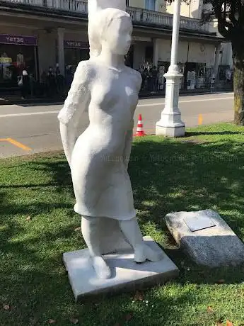 Statua â€œAttesaâ€