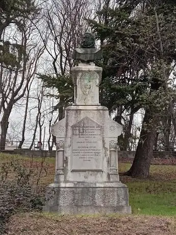 Photo de Monumento a Padre Maurizio Malvestiti
