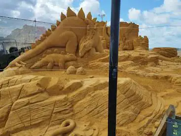 Photo de Dinos in the sand