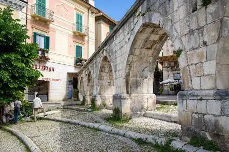 Photo de Acquedotto Medioevale