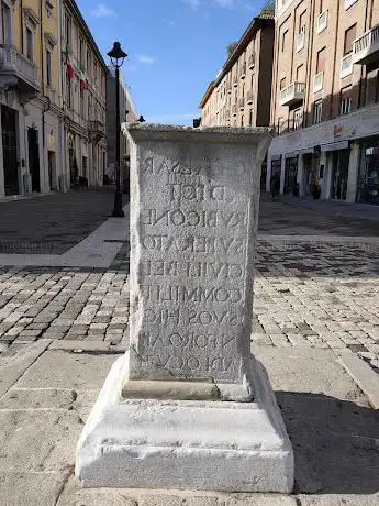 Photo de Cippo di Giulio Cesare