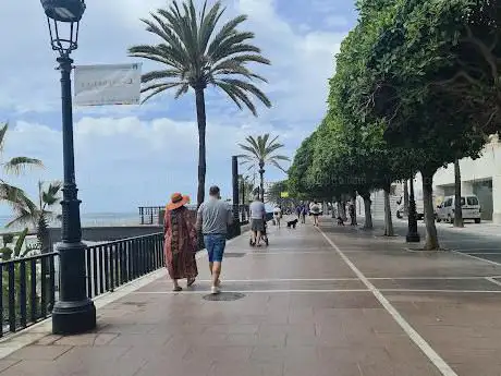 Photo de Paseo Maritimo De Marbella