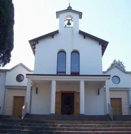 Photo de Queen of Peace Church