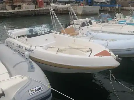Photo de Noleggio barche Saponara