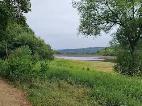 Photo de Morehall Reservoir Plantation