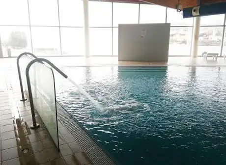 PISCINA MUNICIPAL DE CEE (Cee)