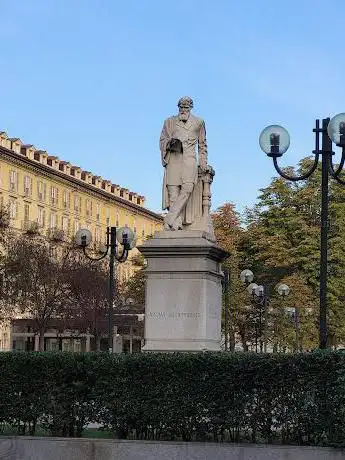 Monumento a Giuseppe La Farina