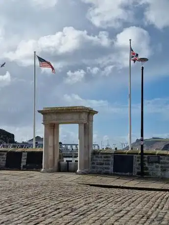 Photo de Mayflower Steps Memorial